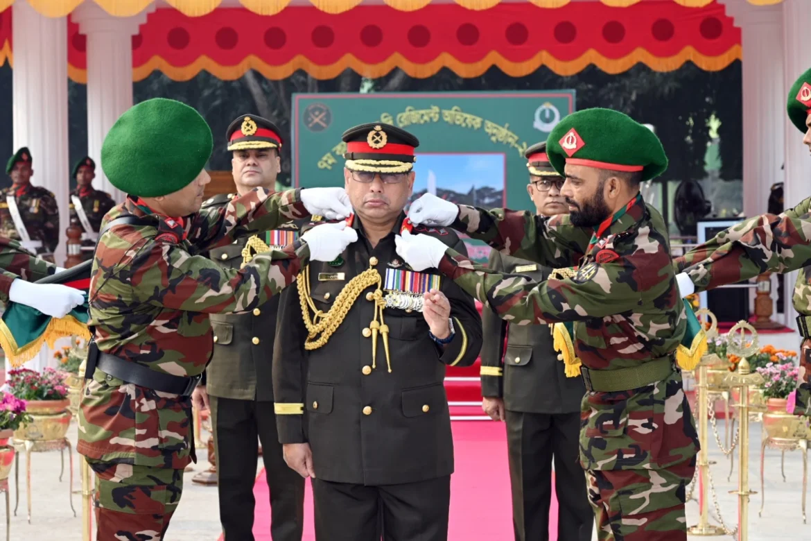 রাজশাহীতে ‘৭ম কর্নেল অব দি রেজিমেন্ট’ হিসেবে অভিষিক্ত হলেন সেনাপ্রধান