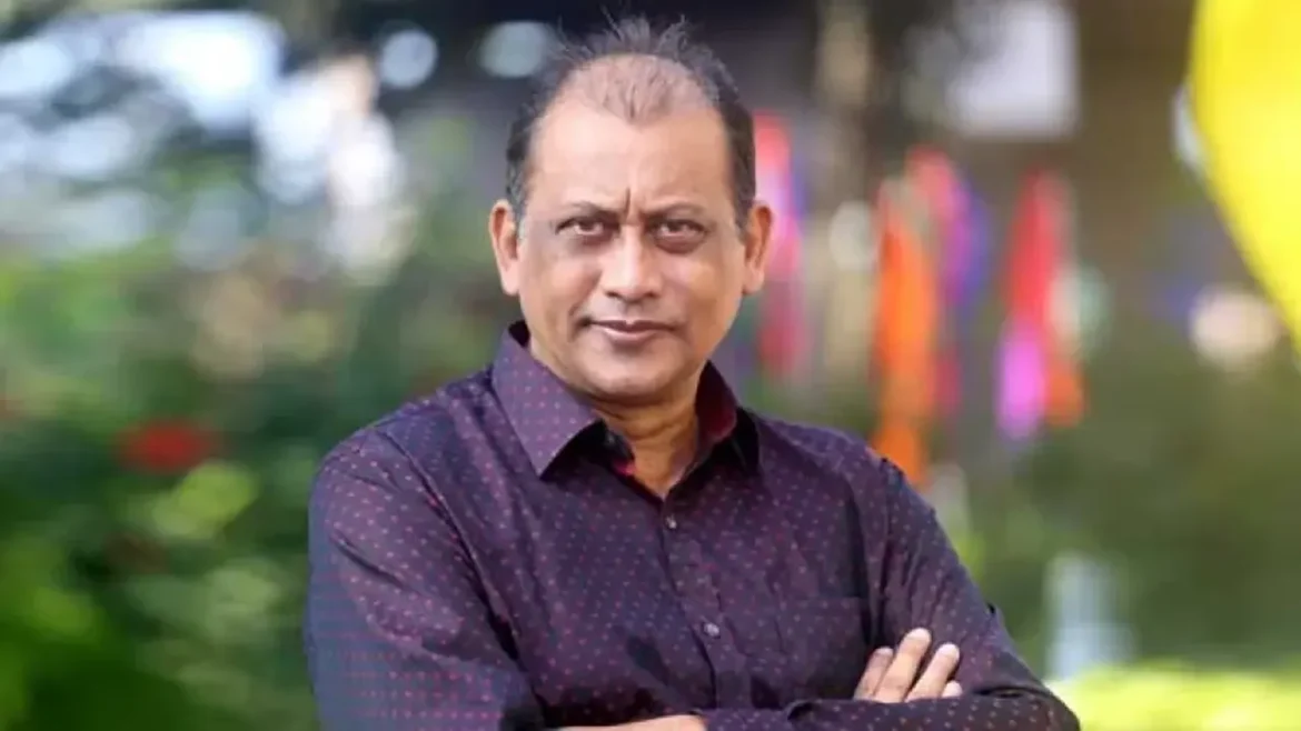 সেই মাজারেই অবস্থান করছেন সমু চৌধুরী 