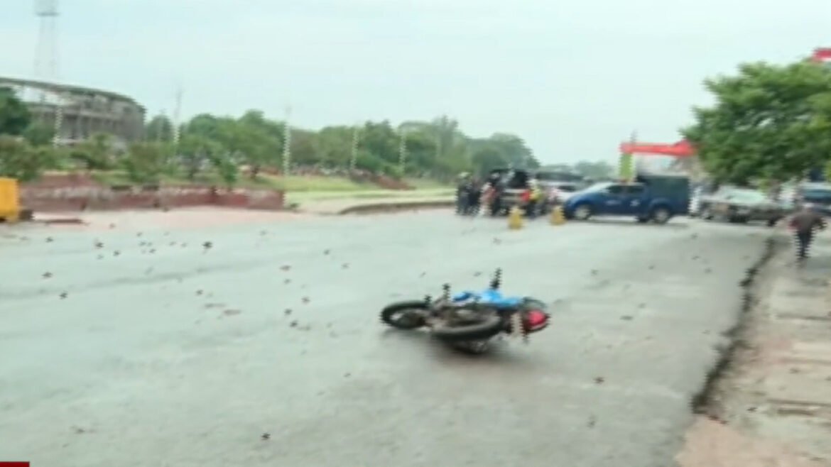 আবারও গোপালগঞ্জে সমাবেশ শেষে ফেরার পথে এনসিপির গাড়িবহরে হা/ম/লা
