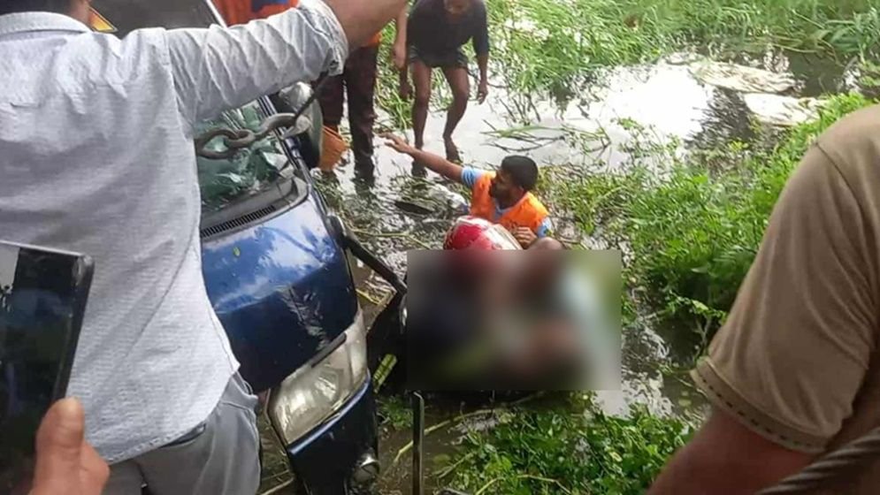 প্রবাসীকে আনতে গিয়ে সাতসকালে প্রাণ গেলে ৭ জনের