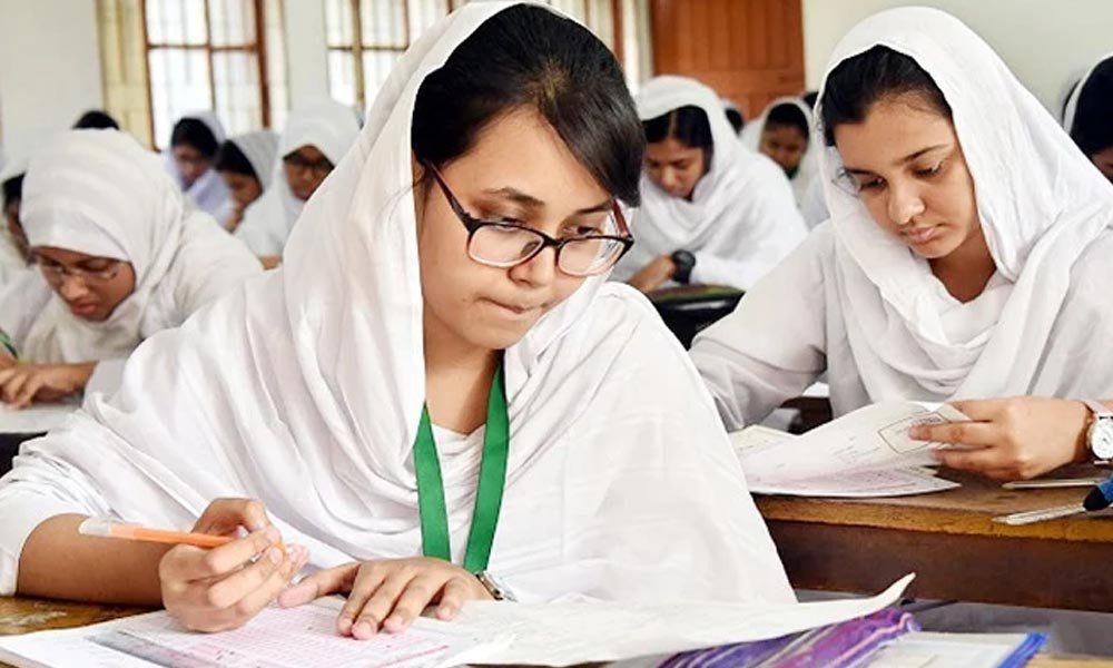 ব্রেকিং নিউজ: জানা গেল, এইচএসসির ফল প্রকাশের সময়!