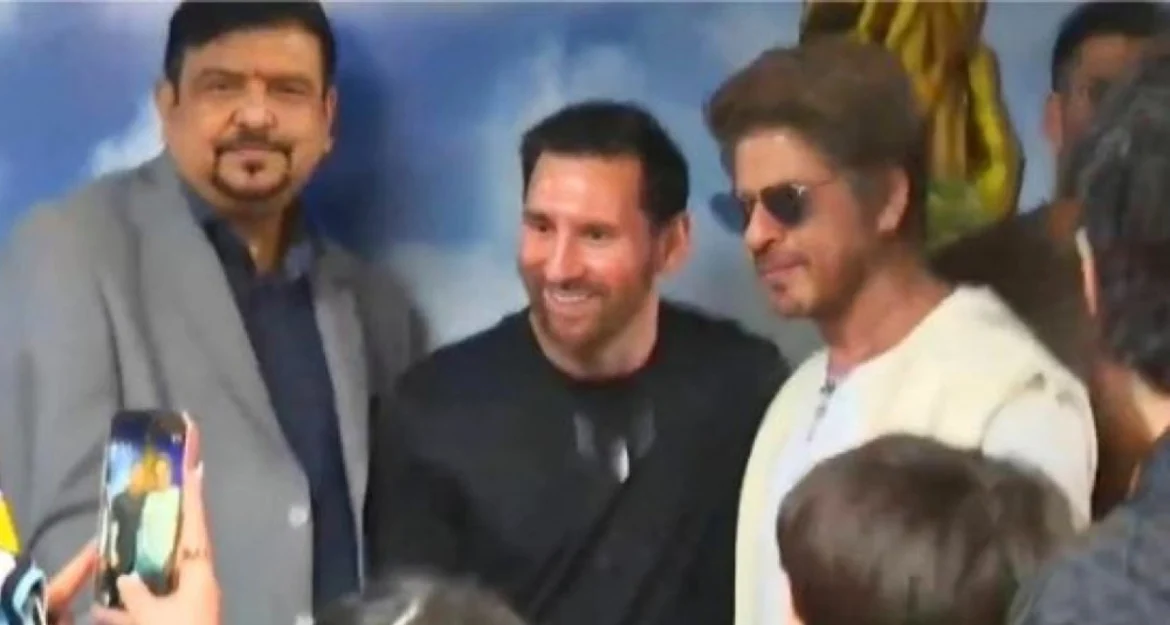 শাহরুখ খানকে দেখেই হাসিমুখে হাত বাড়িয়ে দিলেন মেসি